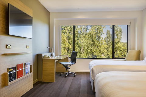Crowne Plaza Canberra, An IHG Hotel - Australia Shopping 22