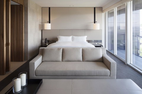 Hotel Realm - Accommodation Australia 17