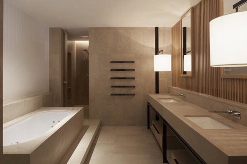 Hotel Realm - Accommodation Australia 19