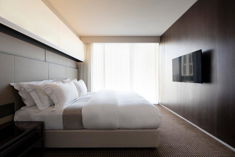 Hotel Realm - Accommodation Australia 15
