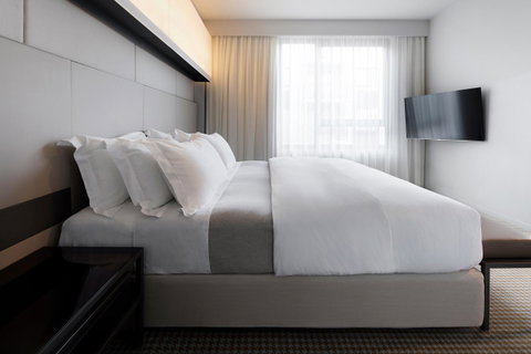 Hotel Realm - Accommodation Australia 11