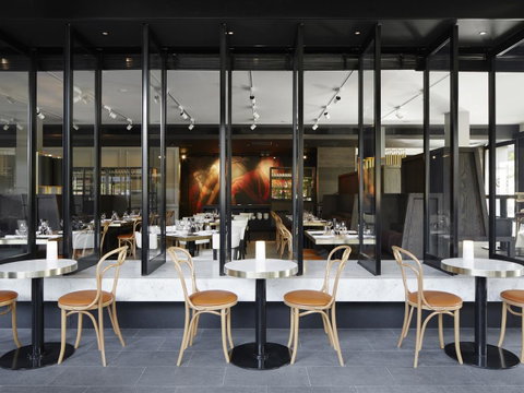 Burbury Hotel - Accommodation Australia 18