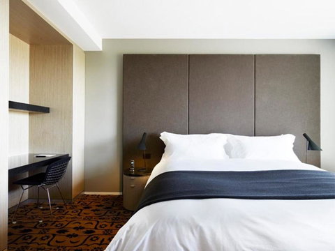 Burbury Hotel - Accommodation Australia 5