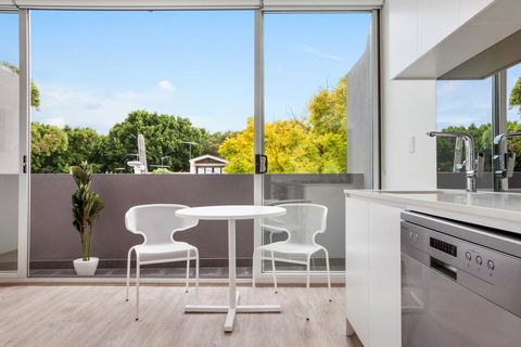 Bondi Beach Studio King Suite + Balcony - Australia Shopping 2