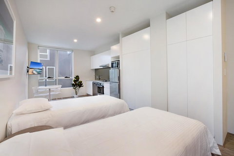 Bondi Beach Studio King Suite 1 - Bed n Breakfasts 0