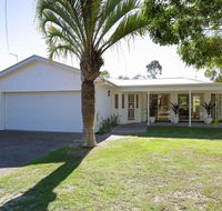 Bonito' 26 Bonito Street - pet friendly housewith aircon - Accommodation Australia