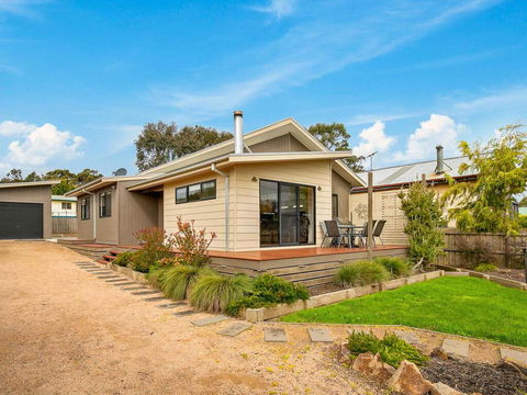 Bonnie Skye - Local Tourism 1