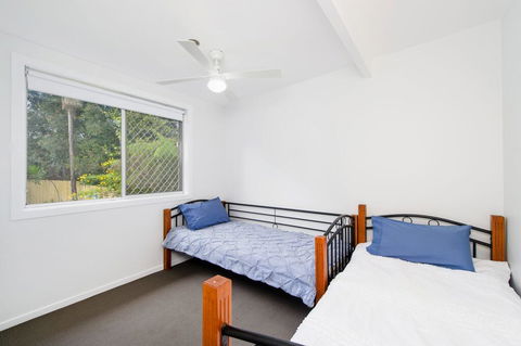 BONNY BEACH HOUSE - Holiday Accomodation With Pool - Accommodation Australia 3