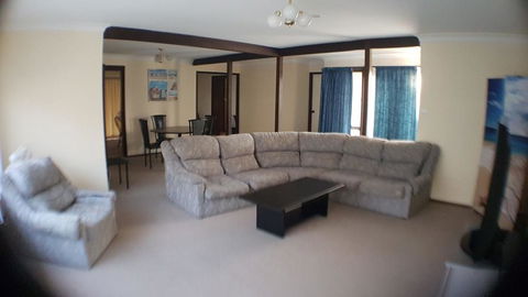 Boondilla House - The Entrance, NSW - Local Tourism 1