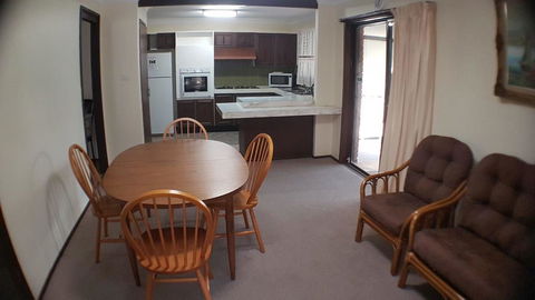 Boondilla House - The Entrance, NSW - Local Tourism 3