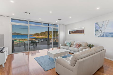Boulder Bay Rd 2/2 - Fingal Bay - Accommodation Australia 1