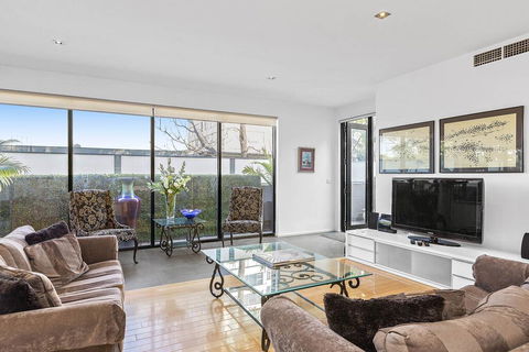 BOUTIQUE STAYS - Catani Gardens - Accommodation Australia 2