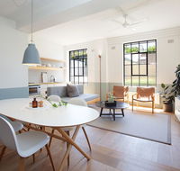 Boutique Sunlit Studio with Designer Furnishings - Accommodation Australia