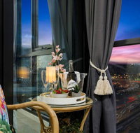 Braddon Penthouse Top Location Netflix WiFi Views - Accommodation Australia