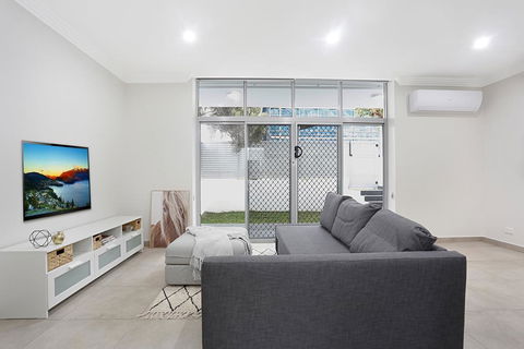 Brand New 2 Bedroom Apartment For 7 People - Accommodation Australia 3