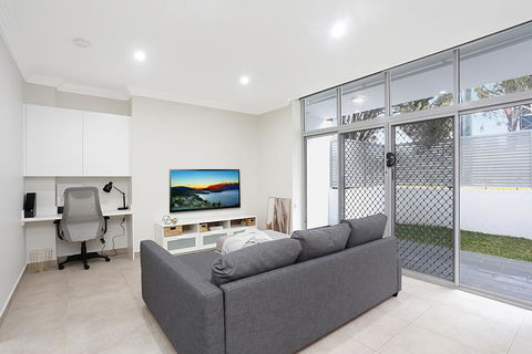 Brand New 2 Bedroom Apartment For 7 People - Accommodation Australia 0