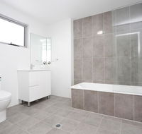 Brand new Family Friendly Apartment for 7 - Accommodation Australia