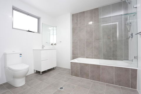 Brand New Family Friendly Apartment For 7 - Accommodation Australia 0
