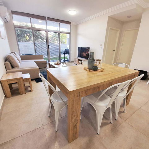 Brand New Family Friendly Apartment For 7 - Accommodation Australia 3
