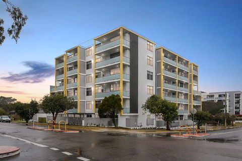 Brand New Family Friendly Apartment For 7 - Accommodation Australia 1