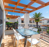 Breakers Block 3 - Unit 2 - Pool in complex - across the road from the beach - Accommodation Australia