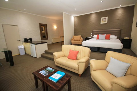 Briars Country Lodge - Bed n Breakfasts 1