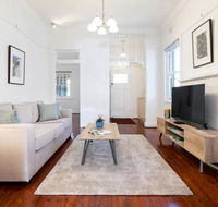 Bright and Elegant Executive 3 Bedroom Family Home - Accommodation Australia
