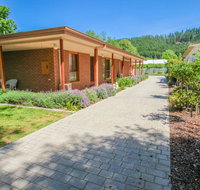 Bright Country Home - Accommodation Australia