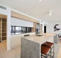 Broadbeach New Luxury Vue 17 Beach Views - Accommodation Australia