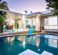 Broadbeach Waters Home With Private Pool - Accommodation Australia