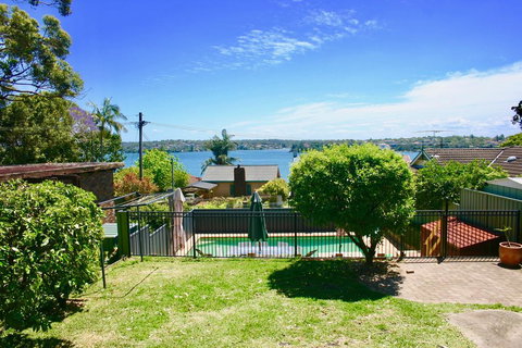 Bundeena Base Holiday Home - Local Tourism 0