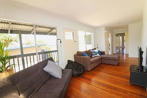 Bungo Beach House - Pet Friendly Home - Bed n Breakfasts 3