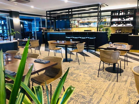 Burnett Riverside Hotel - Australia Shopping 1