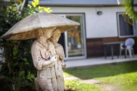 Bush Village Holiday Cabins - Local Tourism 1