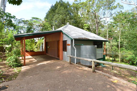Bushland Cottages And Lodge - Accommodation Australia 2