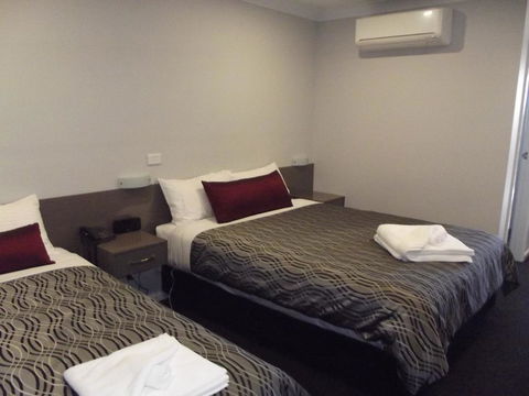 Bushman's Motor Inn - Accommodation Australia 1