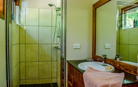Cairns Homestead: A Peaceful Getaway - Accommodation Australia 0