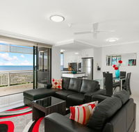 Cairns Luxury Waterfront Apartment - Bed n Breakfasts