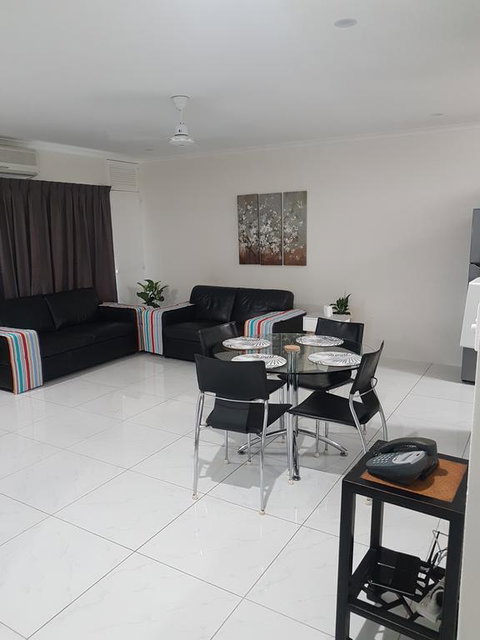 Cairns Prime Location Esplanade Self Contained Apartment With Wifi - Accommodation Australia 2