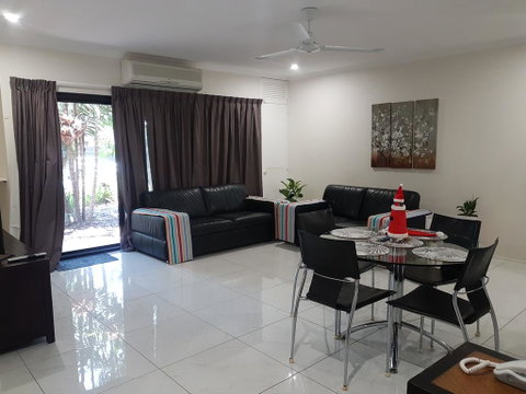 Cairns Prime Location Esplanade Self Contained Apartment With Wifi - Accommodation Australia 3