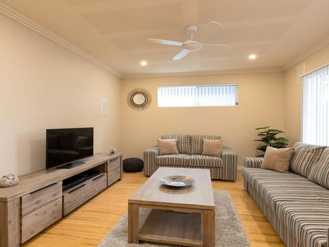 Callala Breeze - Access To Indoor Community Pool - Accommodation Australia 2