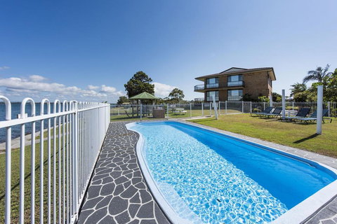 Camawood 11 - Iluka NSW - Australia Shopping 1