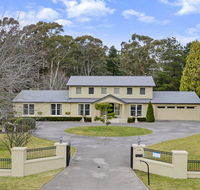 Camelot - superbly proportioned and ideally located - Accommodation Australia