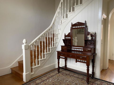Campbell House - Accommodation Australia 3