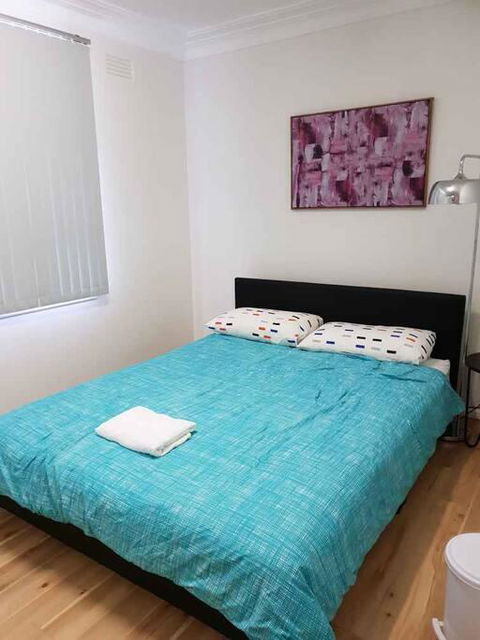 CAMPBELLTOWN HOLIDAY HOME 3 BED + FREE PARKING NCA039 - Bed n Breakfasts 3