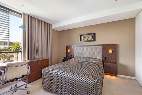 Camperdown Self-Contained Modern One-Bedroom Apartments - Accommodation Australia 3