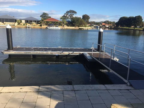 Canal Elegance In Yunderup - Accommodation Australia 2