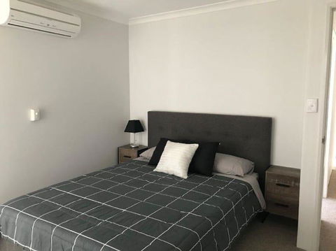 Canalside Family Getaway - Accommodation Australia 0