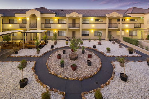 Canberra Parklands Central Apartment Hotel - Accommodation Australia 2