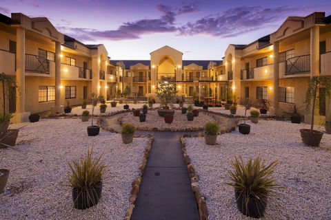 Canberra Parklands Central Apartment Hotel - Accommodation Australia 0